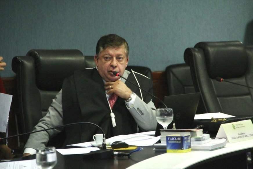 Conselheiro do TCE suspende licitação para reformas de escolas e prédios da Seduc