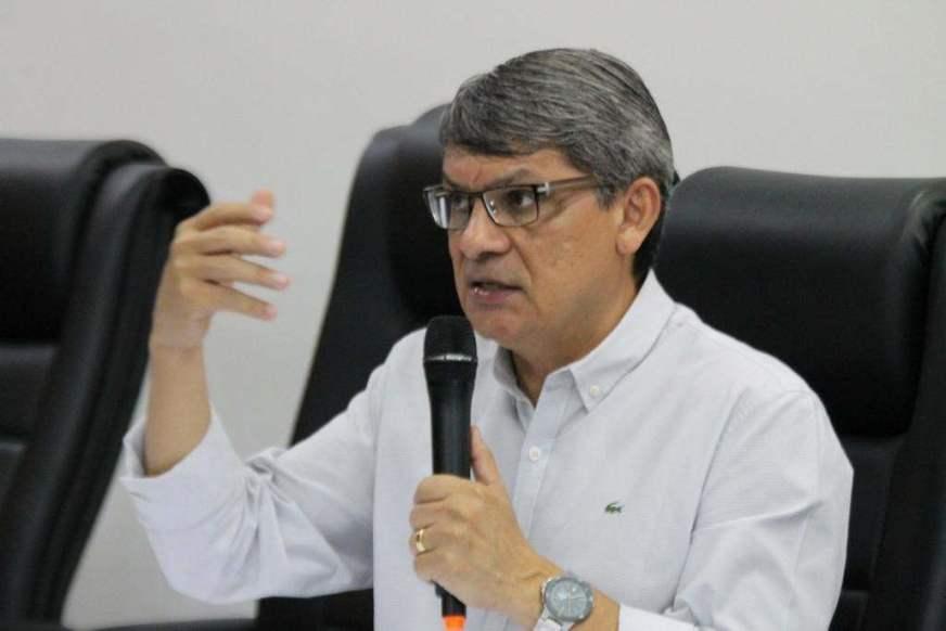 Francisco Deodato deixa a Susam para trabalhar na campanha de Amazonino