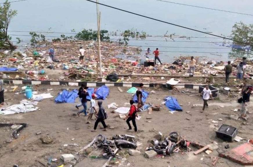 Terremoto seguido de tsunami mata ao menos 384 pessoas na Indonésia