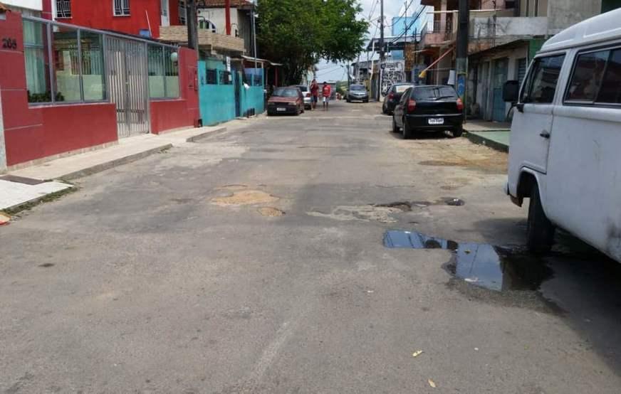Motorista é assassinado a tiros em ‘beco da morte’ na Compensa, em Manaus