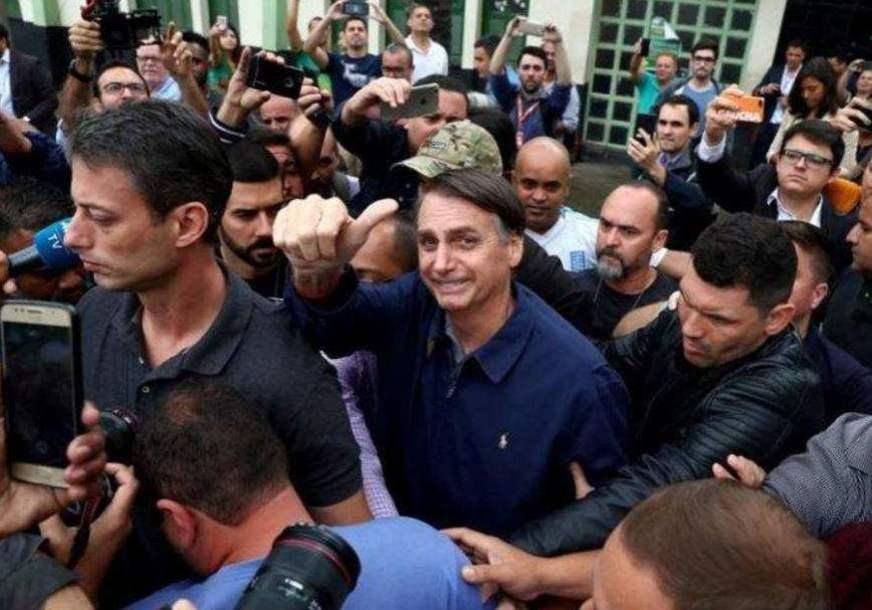 Bolsonaro diz que não perdoa agressor e quer que ele ‘mofe na cadeia’