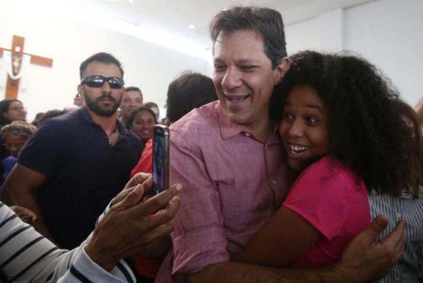 Jair Bolsonaro é violência, bala e desrespeito, diz Fernando Haddad
