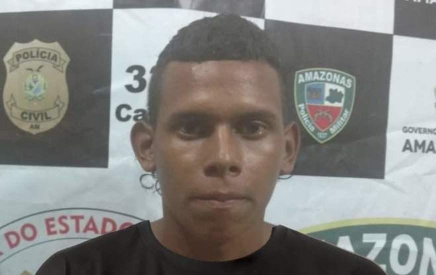Foragido é preso cobrando dívidas do tráfico de drogas com arma em Caapiranga