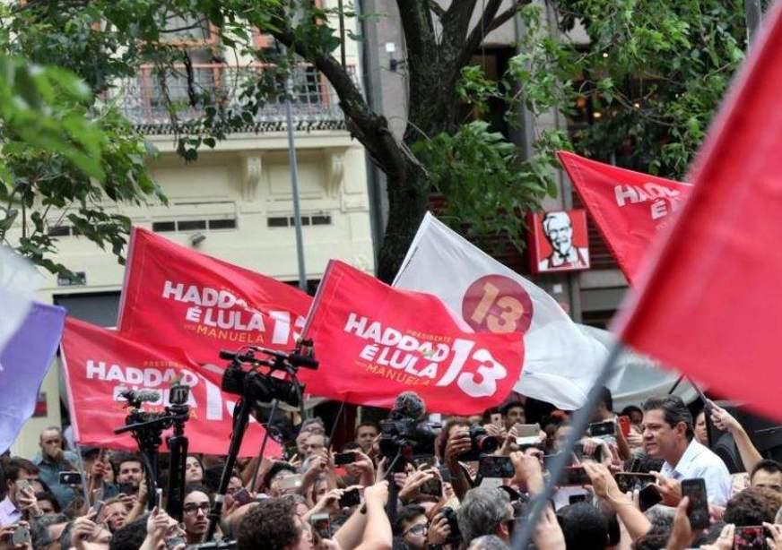 PT cobra que emissoras mantenham debates mesmo sem participação de Bolsonaro