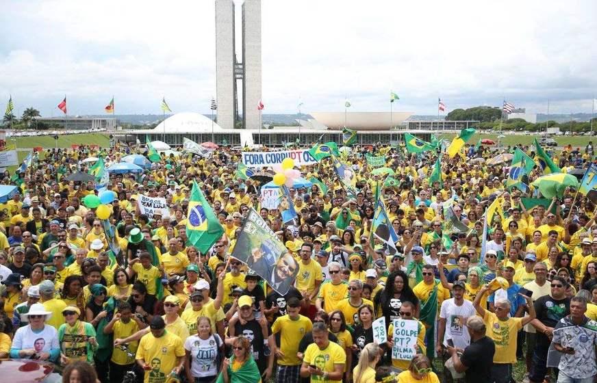 Atos pró-Bolsonaro levam apoiadores a diversas cidades do país