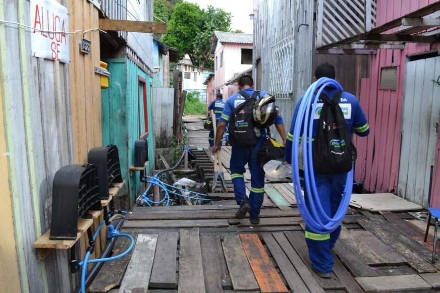 Manaus Ambiental instala redes aéreas para combater a perda de água na capital