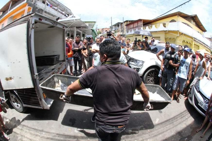 Mototaxista sai para tomar café com a irmã na Compensa e é morto a tiros