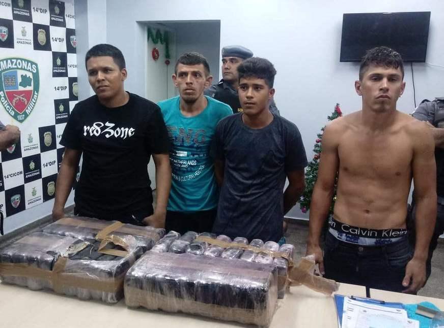 Quarteto é preso após deixar 34 tabletes de maconha em calçada no Jardim Mauá