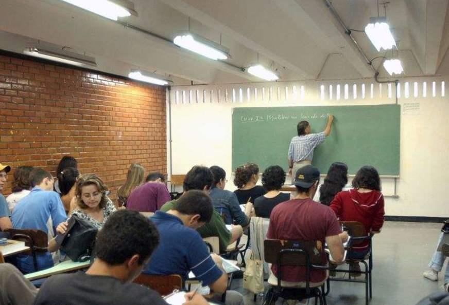 Enade será aplicado a 550 mil estudantes no próximo domingo (25)