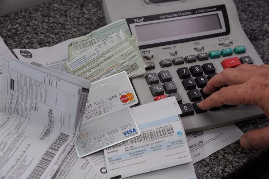 Inadimplência atinge 62 milhões de brasileiros e afeta 3% do crédito, diz BC