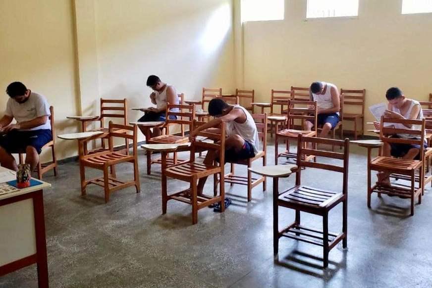 Detentos do sistema prisional do Amazonas participam do Enem-PPL 2018