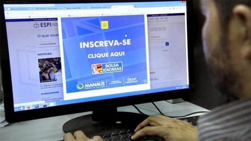 Programa Bolsa Idiomas encerra inscrições nesta sexta-feira; veja como concorrer