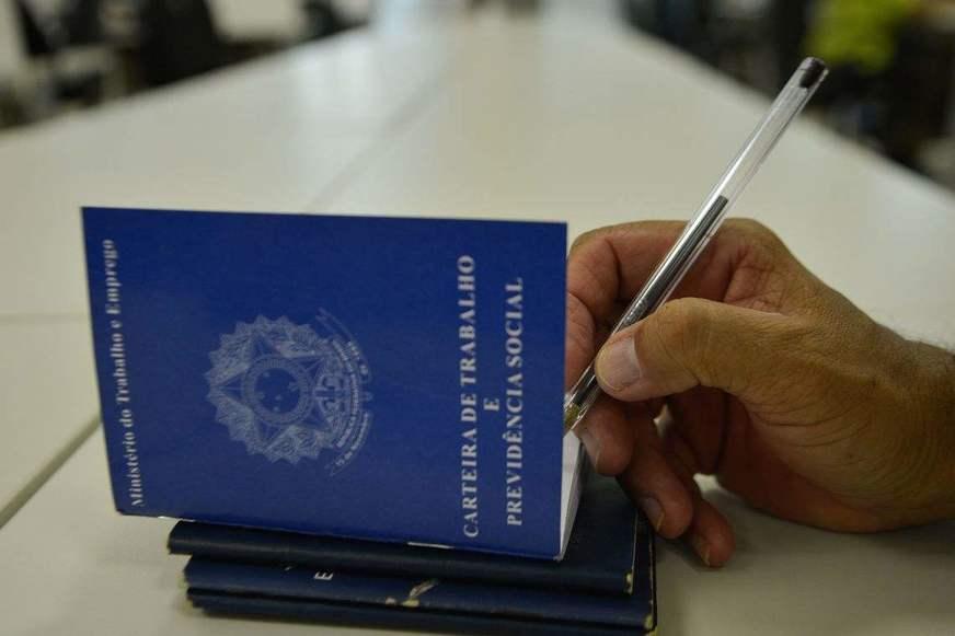 Prazo de saque do abono salarial 2016 termina na próxima sexta-feira (28)