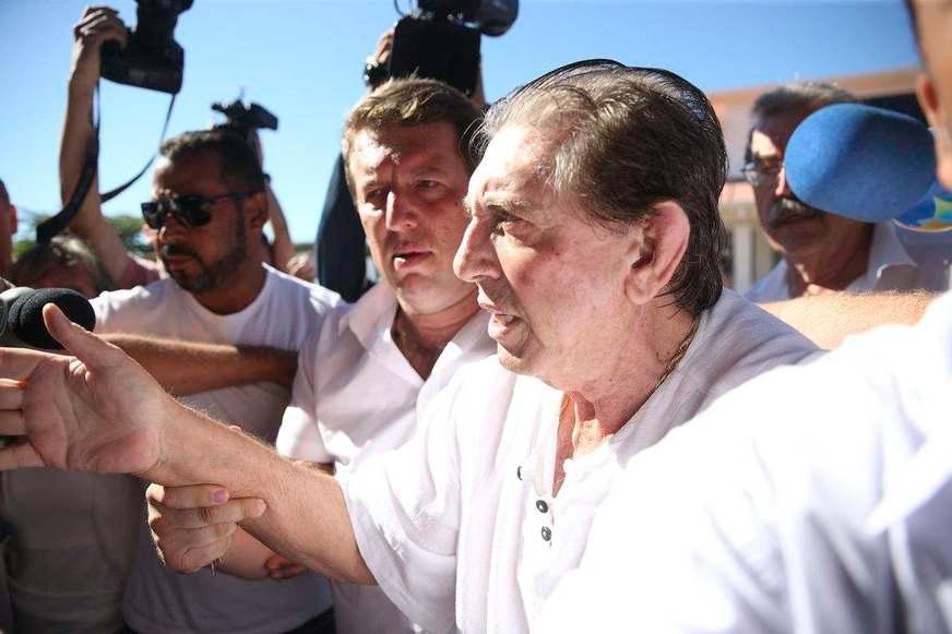 João de Deus cometia abuso depois dava ‘presente’ à vítima, diz delegado