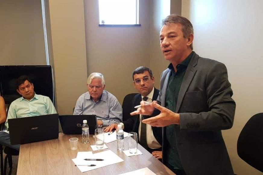 Governador eleito e nomeado interventor assume atividades em Roraima