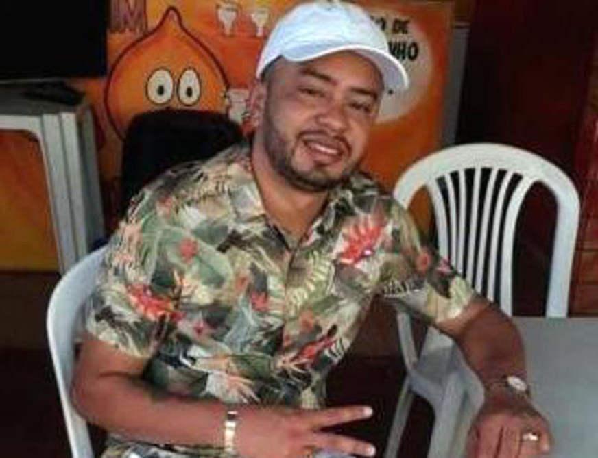 Dono de lanchonete é executado com vários tiros dentro do estabelecimento na Compensa