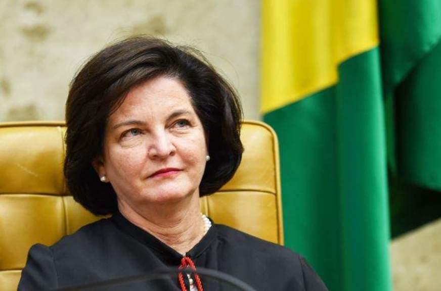 Raquel Dodge desembarca em Manaus