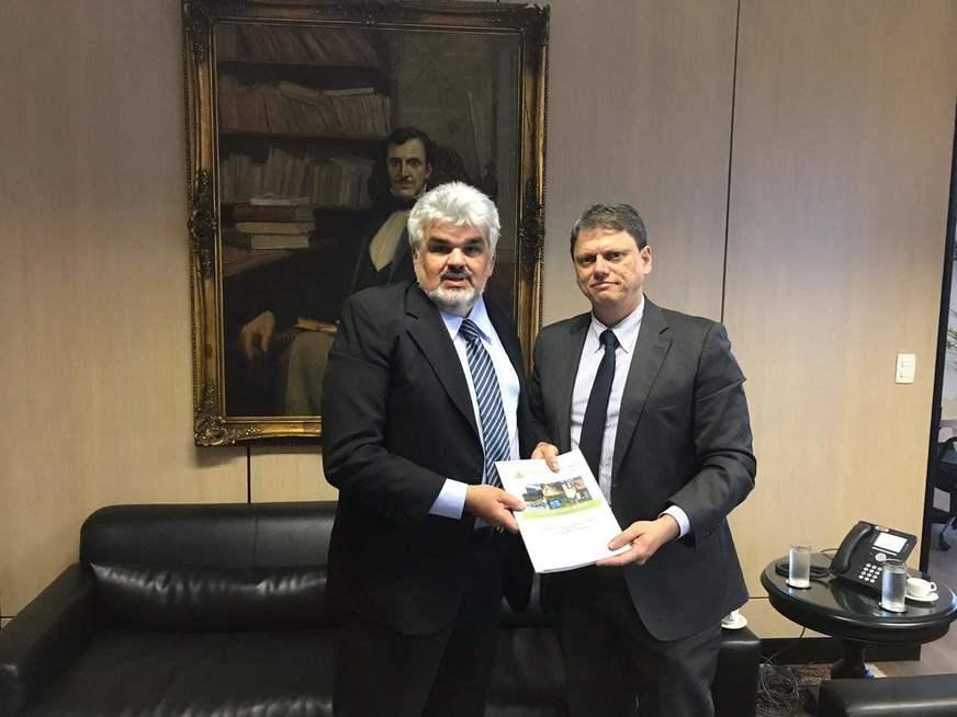 TCE entrega a ministro relatório sobre a BR-319