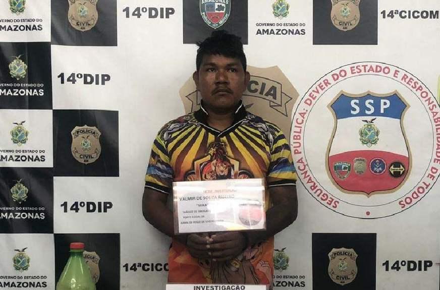 Homem é preso com drogas e arma dentro de casa no bairro São José