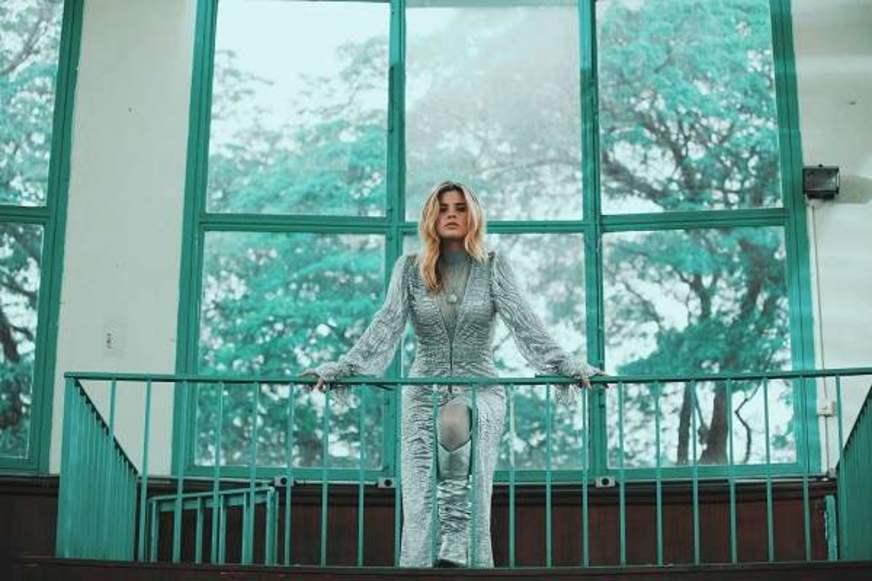 Nova aposta do pop, Giulia Be desponta com a música ‘Too Bad’