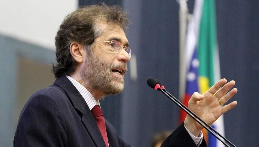 Plínio assina pedido de impeachment de Gilmar Mendes
