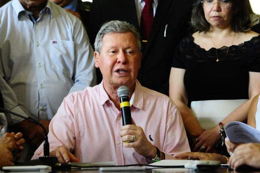 Arthur recria ‘Conselho de Notáveis’