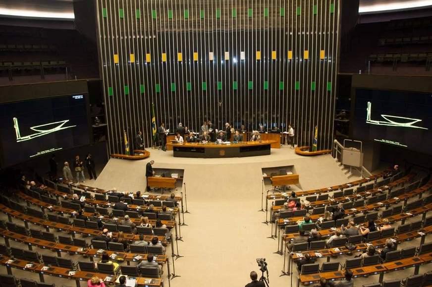 Lei obriga profissionais da saúde a notificar casos de automutilação