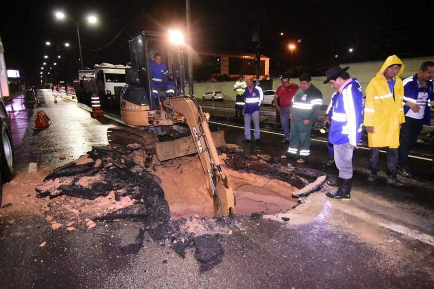 Avenida Constantino Nery é interditada para obra em rede de drenagem profunda