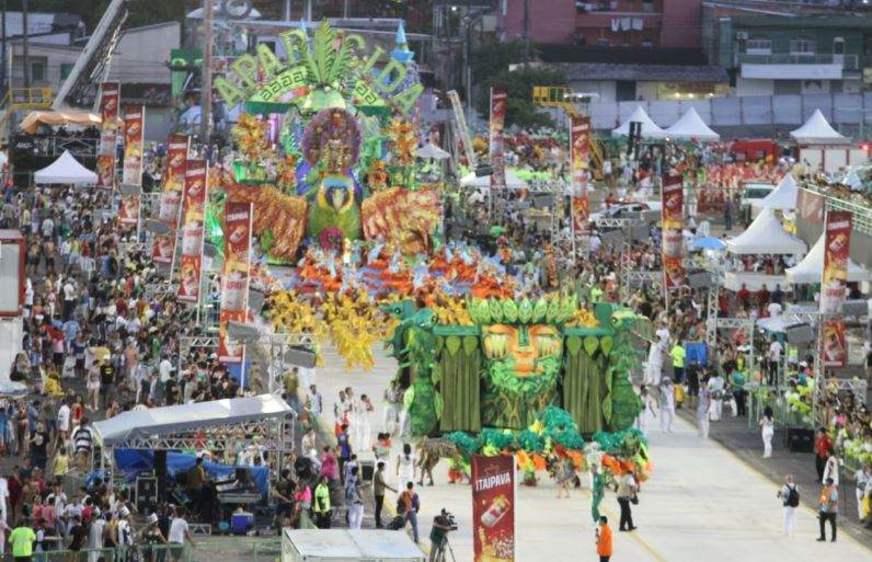 Com enredo dedicado ao Pará, Aparecida entra na avenida do samba