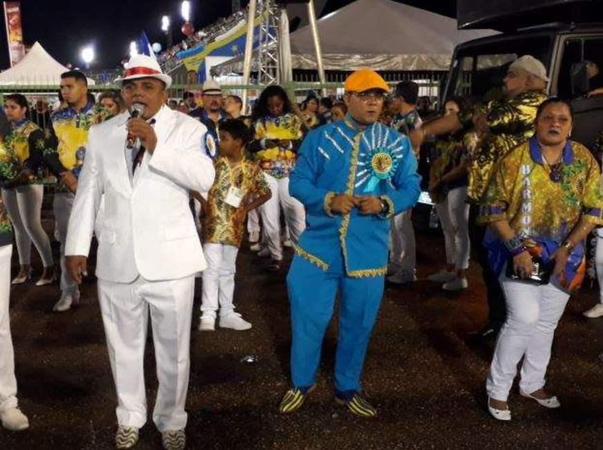 Brincantes da Vila trazem amuletos e superstição para o Sambódromo