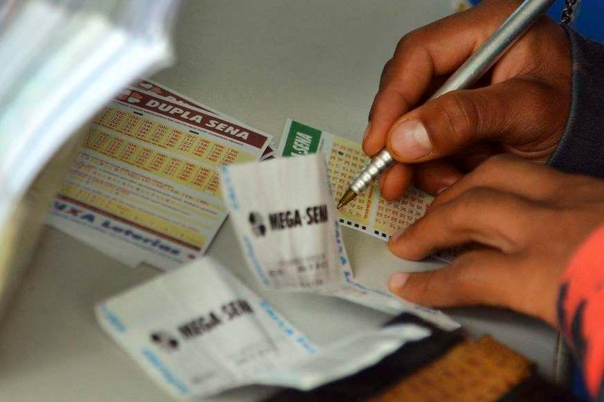 Mega Sena pode pagar prêmio de R$ 3 milhões neste sábado (9)