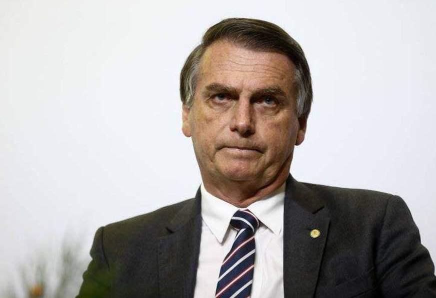 Bolsonaro busca atrair bancada