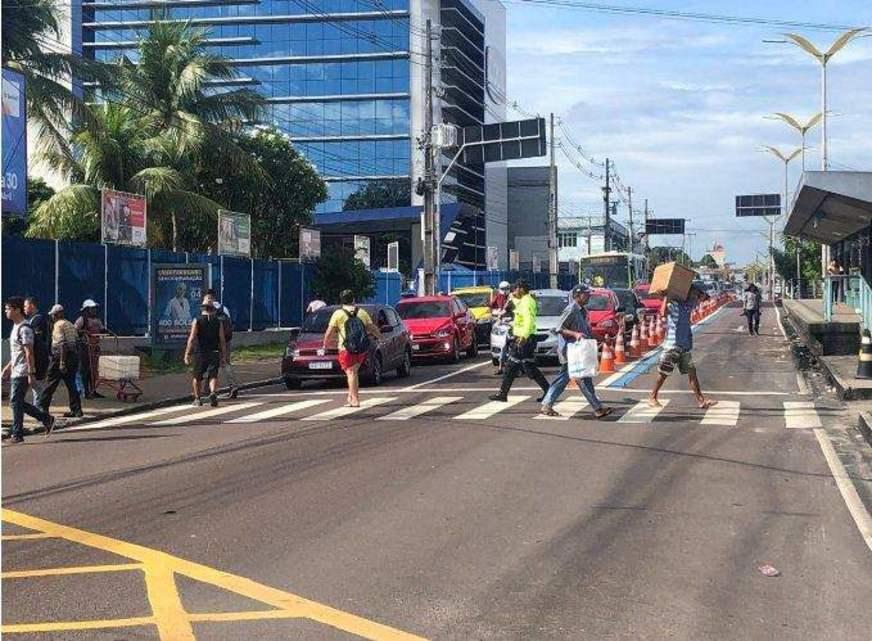 Trecho da avenida Constantino Nery é interditado nesta quarta (17) para obras