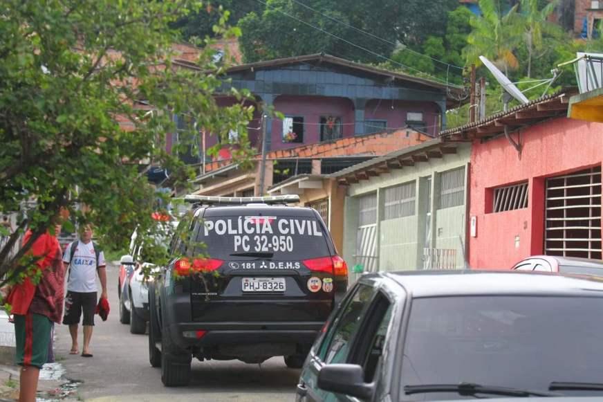 Homem é morto com 6 tiros após ser levado para comunidade no Cidade Nova