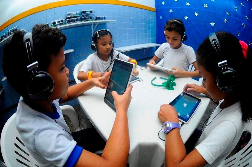 ‘Aula Digital’ apresenta primeiros resultados e chegará a mais escolas neste ano
