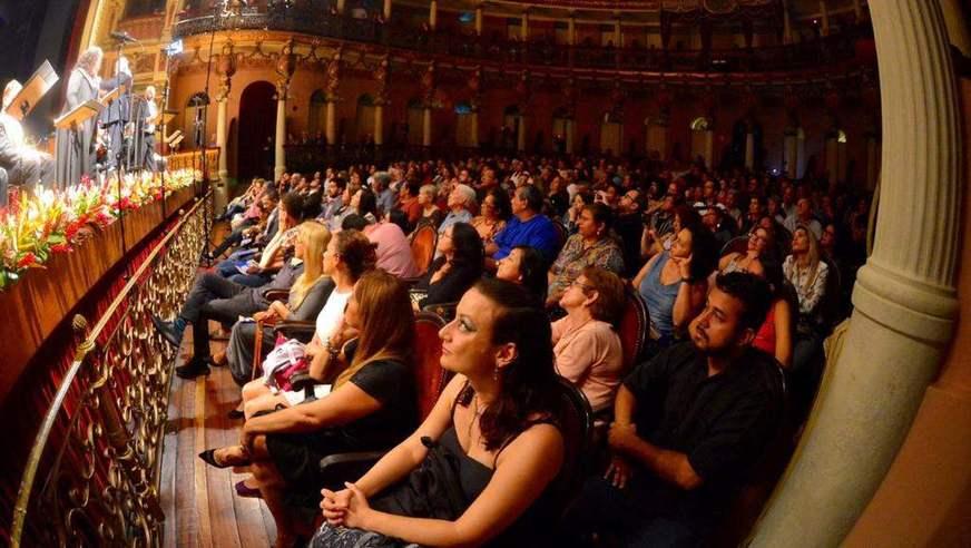 Casa lotada e emoção marcam terceira noite do FAO