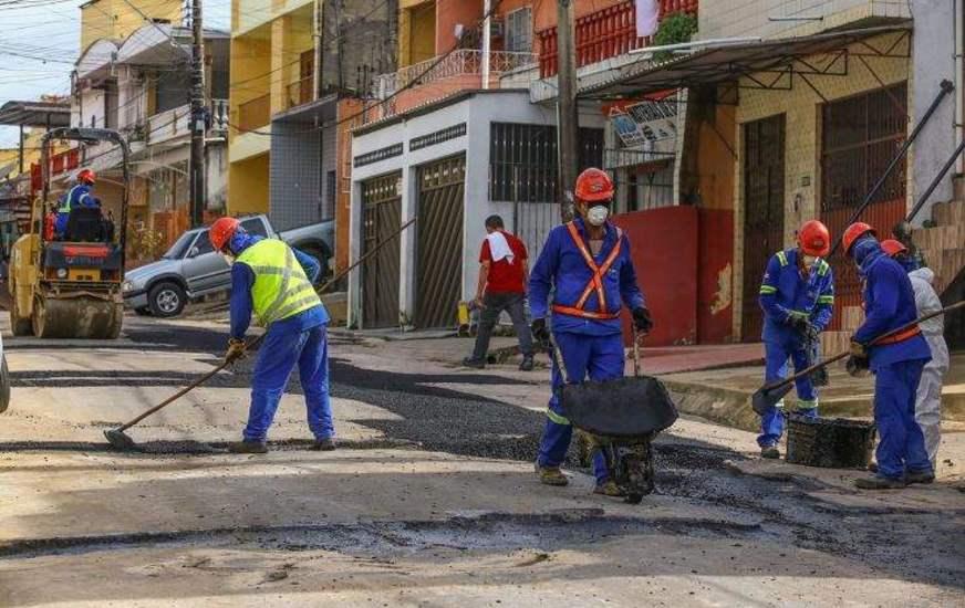 Obras da rede de saneamento do Igarapé do São Raimundo chegam a 48%