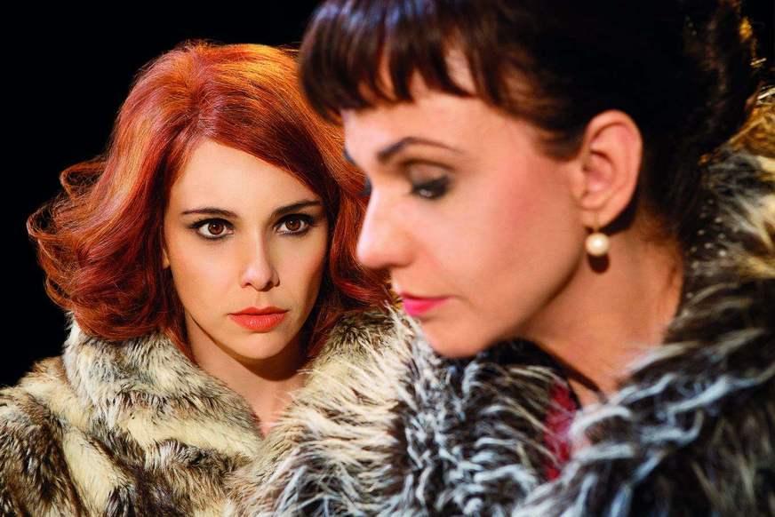 Peça reúne Débora Falabella e Yara de Novaes no Teatro Amazonas