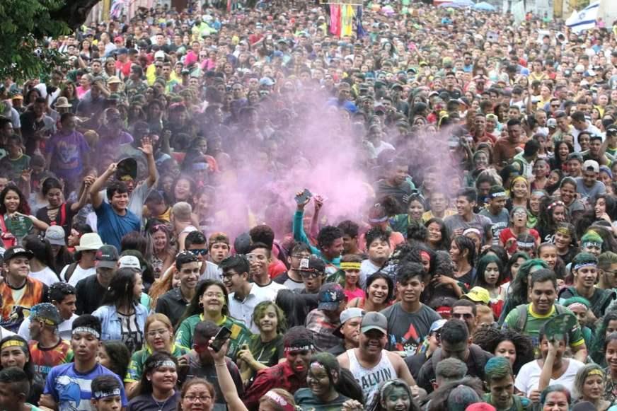 No Sambódromo, festas e celebrações encerram a Marcha Para Jesus