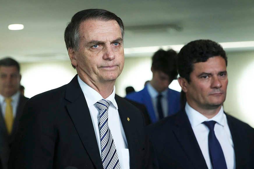 Bolsonaro conversará com Sergio Moro sobre vazamentos de conversas