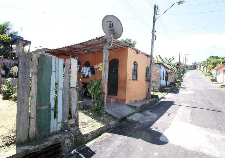 Ajudante de pedreiro é morto com facada no pescoço na Cidade de Deus