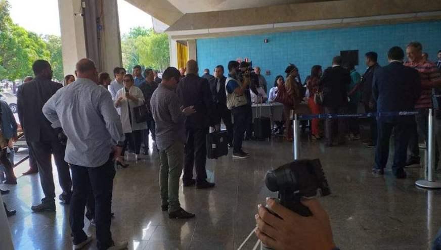 Espera em vão na entrada da Suframa