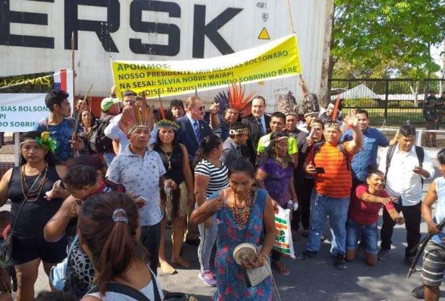 Indígenas declaram em Manaus apoio a Bolsonaro