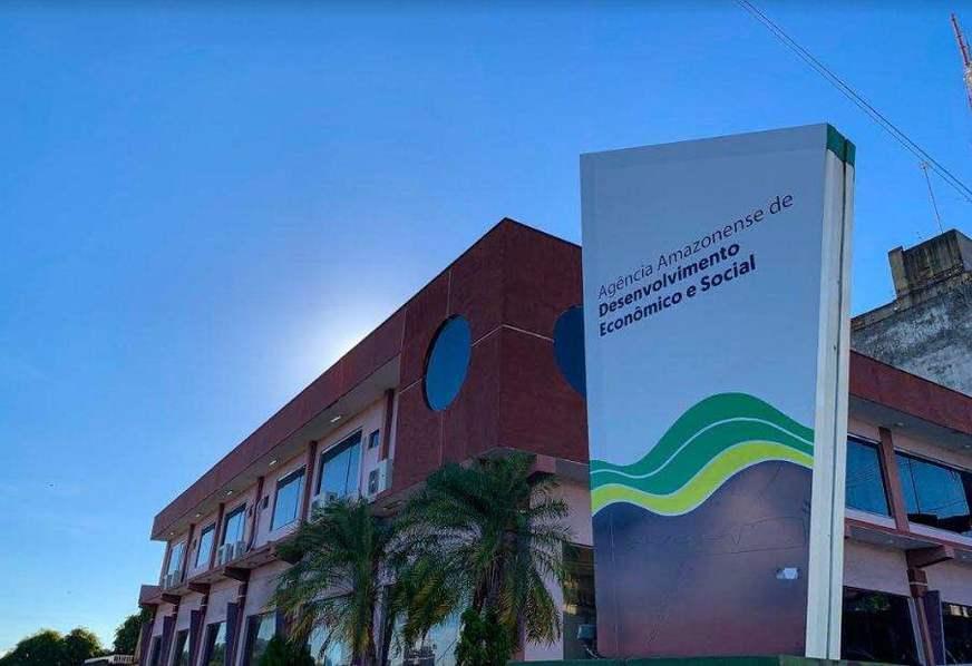 Governo do AM abre processo de seleção com salários de até R$ 5.988
