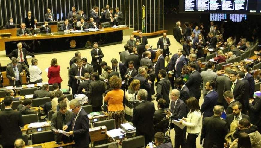 Câmara começa a discutir texto principal da reforma da Previdência