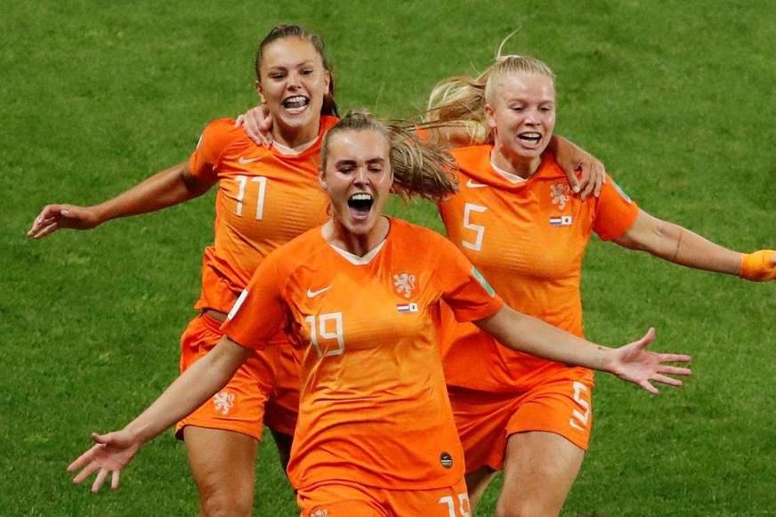 Holanda vence Suécia e disputa final da Copa feminina com EUA