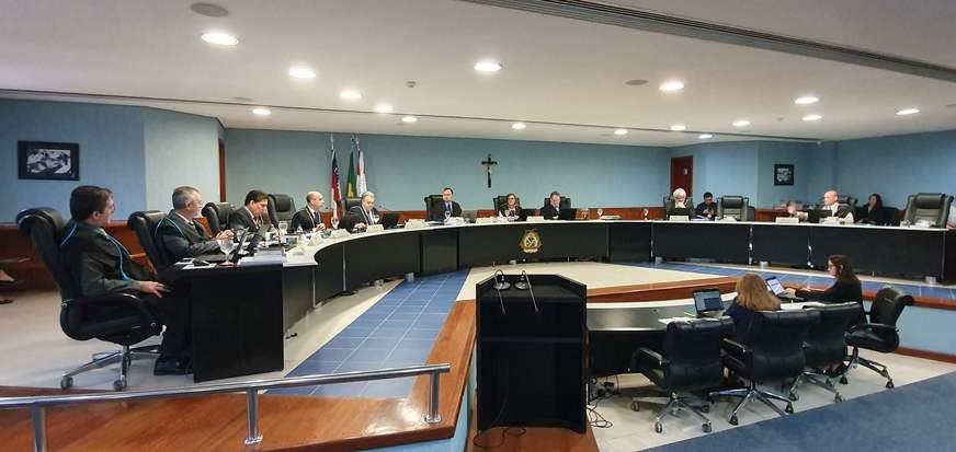 Ex-prefeito de Careiro Castanho é condenado pelo TCE a devolver R$ 45,9 milhões