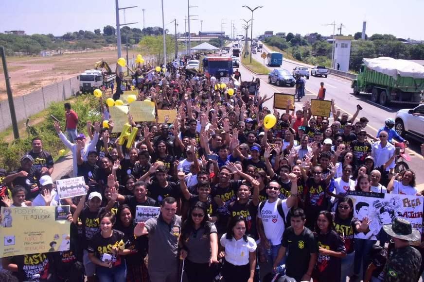 Passeata a favor da vida alerta para prevenção do suicídio