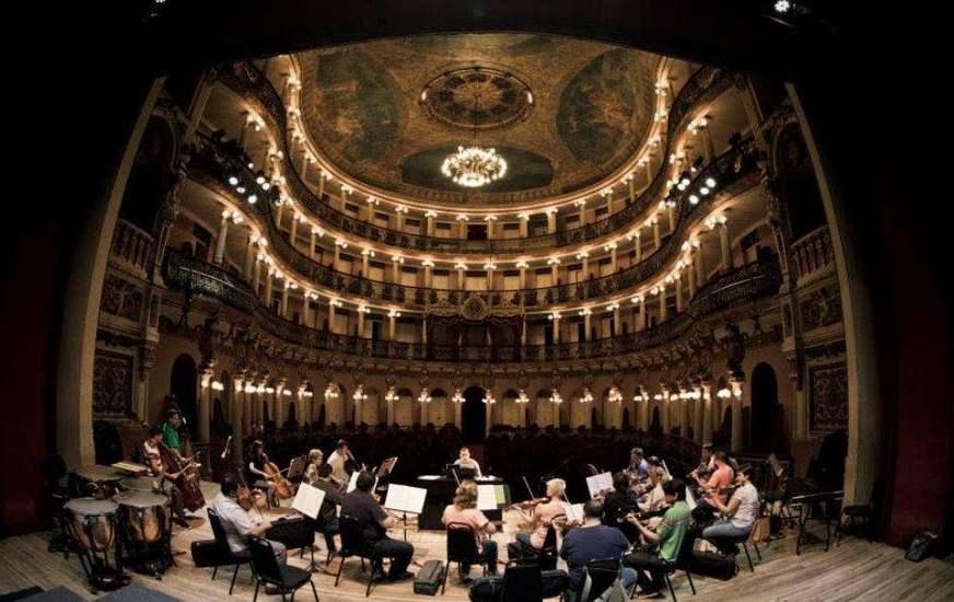 Orquestra de Câmara apresenta ‘Introdução e Allegro’ no Teatro