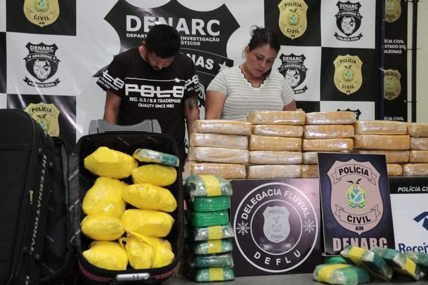 Casal de ‘mulas’ é preso com 51 kg de drogas em barco
